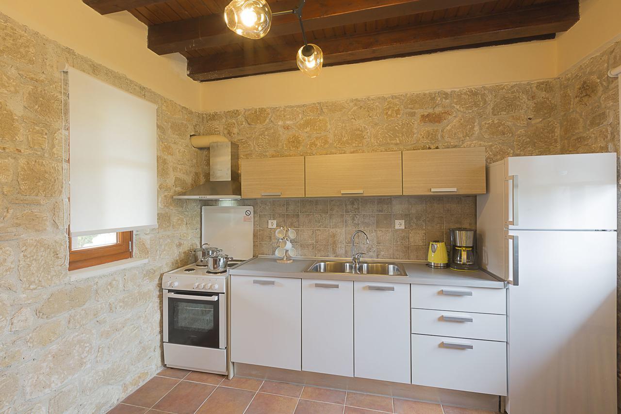 Rastoni Retreats #Feelslikehome Áfitos Exterior foto